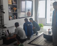 吕利兵自动拾掇杂物